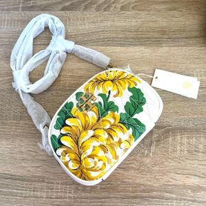 Tory Burch Kira Chevron Small Camera Bag